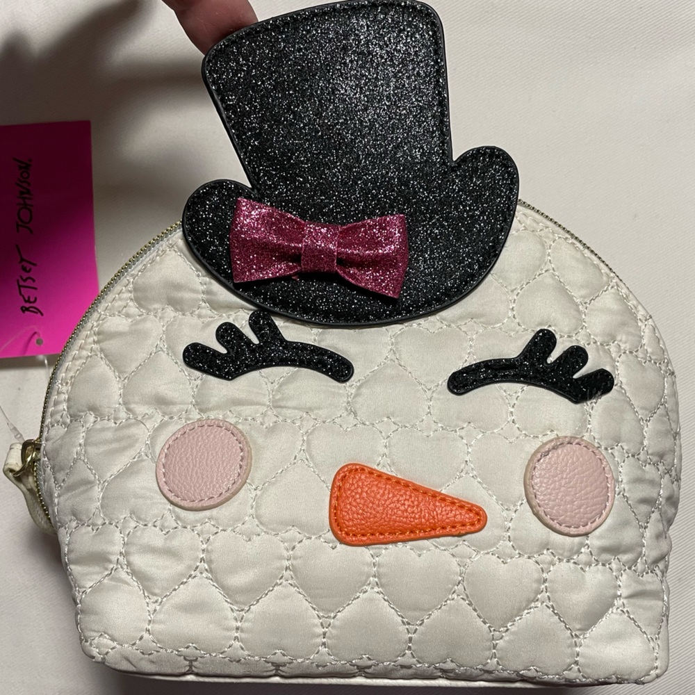 NWT BETSEY JOHNSON SNOWMAN  KITSCH COSMETIC BAG   CREAM MULTI